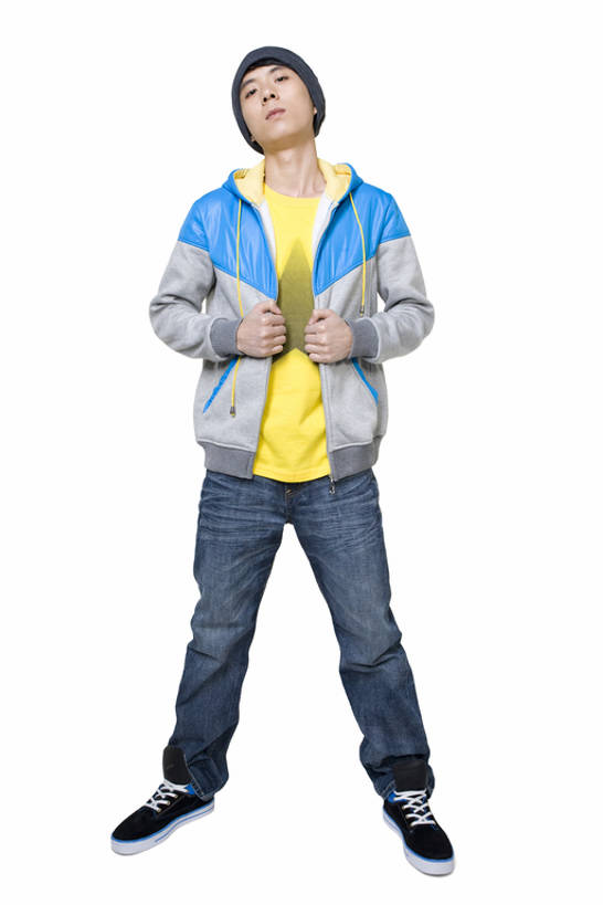 东方人,成年人,一个人,站,竖图,白色背景,正面,时尚,自由,信心,帽子,北京,中国,亚洲,仅一个男性,仅一个人,倾斜,注视,牛仔裤,休闲装,漂亮,仅一个年轻男性,观察,看,休闲,休闲服,个性,摄影,影棚,生活方式,观看,察看,酷,嘻哈,愉悦,关注,时髦,摄影棚,肖像,歪,东亚,时兴,认真,男人,男性,年轻男性,亚洲人,中国人,年轻人,彩图,全身,影棚拍摄,拍摄,摆拍,态度,广角,bj175