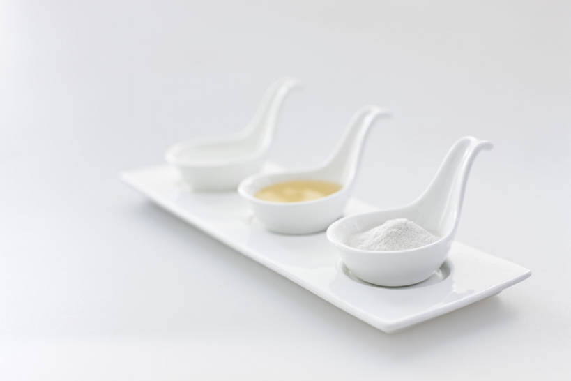 蜂蜜,无人,横图,白色背景,静物,一排,整齐,醋,调料,面粉,餐盘,排列,三个,白色,汤匙,摄影,队列,彩图,影棚拍摄,bj175