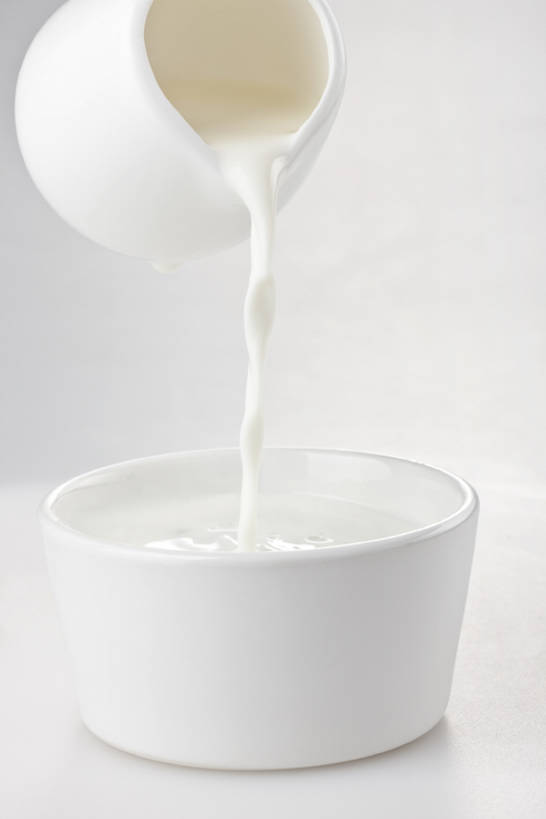 蜂蜜,无人,竖图,白色背景,静物,倒,食品,酸奶,饮食,白色,碗,健康,摄影,影棚,奶制品,清新,摄影棚,健康食物,纯净,彩图,影棚拍摄,拍摄,bj175