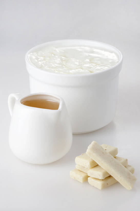 蜂蜜,奶酪,无人,竖图,白色背景,静物,堆叠,食品,酸奶,饮食,白色,碗,健康,摄影,影棚,奶制品,清新,摄影棚,健康食物,彩图,影棚拍摄,拍摄,bj175