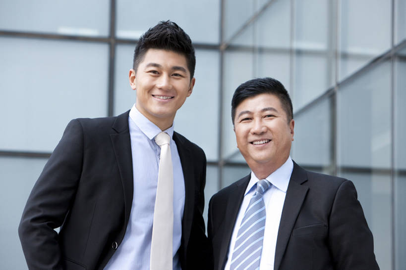 东方人,中年人,老年人,两个人,商务人士,商务男性,办公室,站,微笑,横图,白天,衬衫,商务,快乐,通讯,成功,团队,信心,北京,中国,亚洲,套装,注视,方向,观察,看,办公大楼,摄影,观看,察看,领导,经理,关注,肖像,商务装,合伙,工薪阶层,东亚,陪同,陪伴,把握,老年男性,男人,年轻男性,亚洲人,中国人,年轻人,白领,上班族,半身,彩图,衬衣,首席执行官,掌控,伴随,bj175