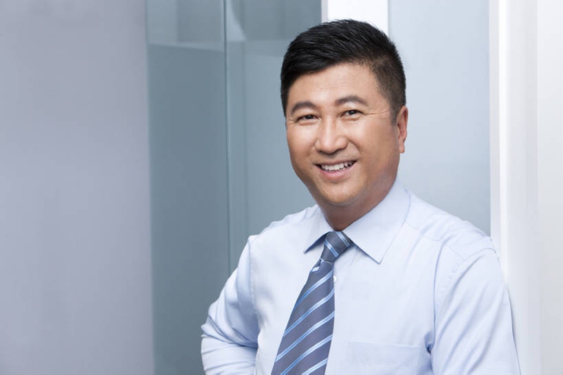 东方人,中年人,老年人,一个人,商务人士,商务男性,办公室,微笑,横图,室内,正面,衬衫,商务,快乐,成功,信心,北京,中国,亚洲,套装,注视,方向,观察,看,办公大楼,摄影,观看,察看,领导,经理,关注,肖像,商务装,工薪阶层,东亚,把握,老年男性,男人,亚洲人,中国人,白领,上班族,半身,彩图,衬衣,首席执行官,掌控,bj175