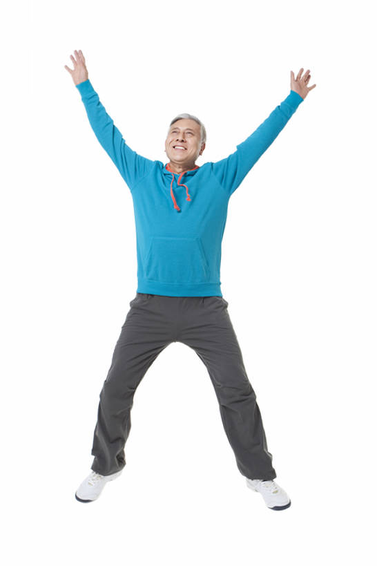 东方人,成年人,中年人,老年人,一个人,跳,竖图,白色背景,正面,运动服,快乐,兴奋,自由,信心,中国,亚洲,欢呼,庆祝,半空,年轻,刺激,健康,享乐,愉悦,东亚,老年男性,男人,男性,亚洲人,中国人,彩图,全身,影棚拍摄,bj175