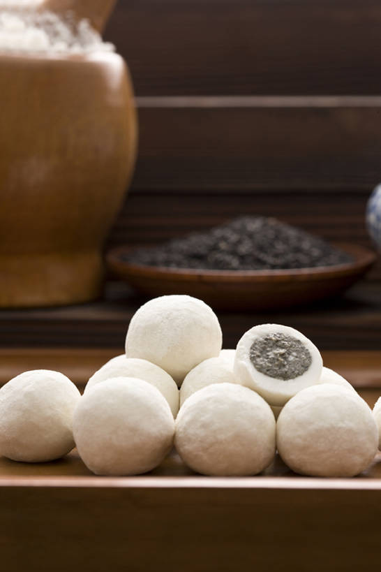 无人,竖图,特写,静物,元宵节,一排,许多,节日,整齐,芝麻,食品,陶瓷制品,很多,排列,盘子,摄影,队列,中国文化,研磨器,汤圆,东亚文化,粳米,彩图,影棚拍摄,传统文化,传统节日,bj175