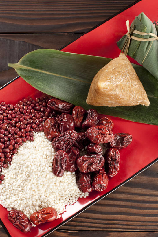 无人,竖图,特写,静物,叶子,端午节,节日,食品,粽子,盘子,摄影,清新,中国文化,赤豆,东亚文化,粳米,彩图,影棚拍摄,传统文化,传统节日,bj175