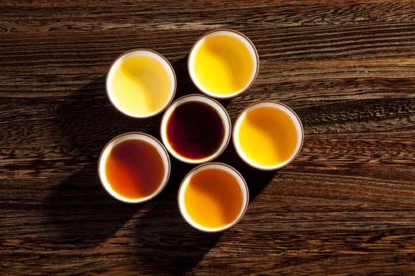 无人,横图,室内,茶,桌子,静物,亚洲,木制,圆形,材料,瓷器,茶道,茶叶,陶瓷制品,排列,茶馆,健康,安静,颜色,摄影,有机食品,生活方式,茶色,高雅,中国文化,热饮,茶杯,彩图,传统文化,bj175