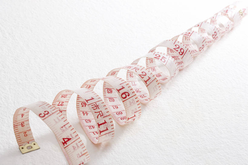 无人,横图,俯视,留白,白色背景,静物,北京,中国,亚洲,形状,测量,螺旋,卷尺,概念,健康,摄影,测量工具,控制,瘦身,东亚,彩图,高角度拍摄,影棚拍摄,bj175