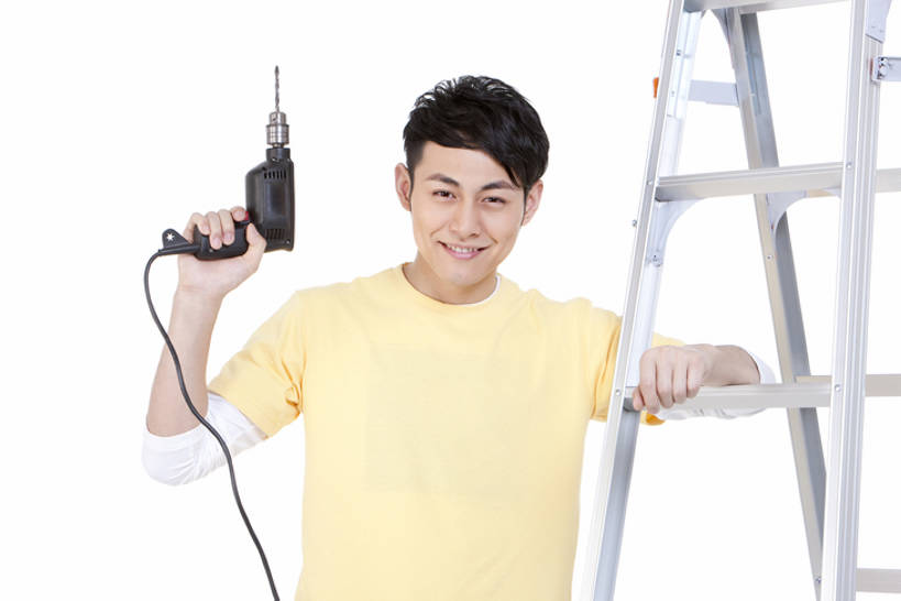 东方人,成年人,一个人,站,笑,微笑,露齿笑,横图,竖图,白色背景,快乐,幸福,装修,北京,中国,亚洲,仅一个男性,仅一个人,准备,梯子,拿着,注视,休闲装,仅一个年轻男性,观察,看,靠,靠着,乐趣,摄影,影棚,生活方式,观看,察看,愉悦,关注,摄影棚,肖像,东亚,电动工具,北京市,手钻,男人,男性,年轻男性,亚洲人,中国人,年轻人,半身,彩图,影棚拍摄,拍摄,bj175