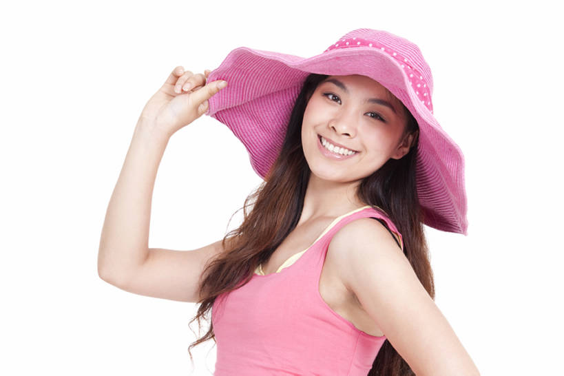 东方人,成年人,一个人,笑,微笑,露齿笑,横图,留白,白色背景,正面,时尚,快乐,幸福,信心,帽子,北京,中国,亚洲,仅一个年轻女性,仅一个女性,仅一个人,倾斜,注视,休闲装,粉色,遮阳帽,观察,看,休闲,放松,个性,活力,摄影,影棚,生活方式,观看,察看,关注,摄影棚,肖像,歪,东亚,年轻女性,女人,女性,亚洲人,中国人,年轻人,触摸,半身,彩图,影棚拍摄,欢乐,拍摄,bj175