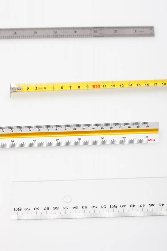 无人,设计师,办公室,竖图,室内,特写,白色背景,商务,静物,金属制品,北京,中国,亚洲,一排,准备,整齐,测量,金属,刻度,办公用品,设备,书桌,物品,排列,尺,卷尺,比较,创意,摄影,生活方式,多样,测量工具,尺子,衡量,准确,绘图,比例尺,队列,比例,创新,东亚,测绘,计划书,量具,量仪,标度,新意,扩大,缩小,缩尺,设计,彩图,三棱尺,bj175