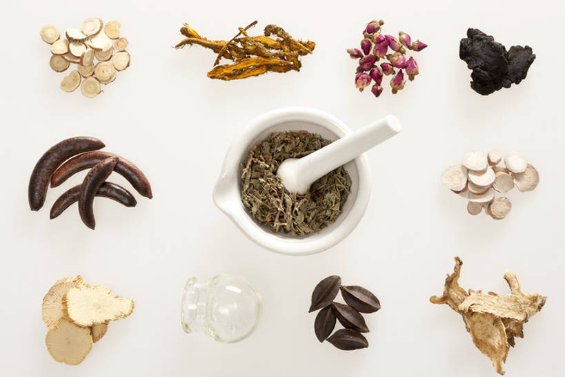 无人,医生,横图,俯视,留白,白色背景,化妆,美容,技术,当归,静物,北京,中国,亚洲,一排,许多,护肤,药,准备,丰富,整齐,干燥,材料,瓷器,草药,药草,很多,芭蕉,传统,排列,汤匙,碗,医护人员,医疗人员,保养,享受,休闲,健康,放松,保健,摄影,有机食品,多样,技巧,甘草,医疗,草本,队列,中国文化,手艺,选择,干的,营养品,中医,东亚,养颜,技能,技艺,拔罐,黄连,大夫,彩图,高角度拍摄,影棚拍摄,白芍,妙技,SPA美容,木通,熟地黄,传统文化,本领,汉医,皂角,成分,使君子,bj175