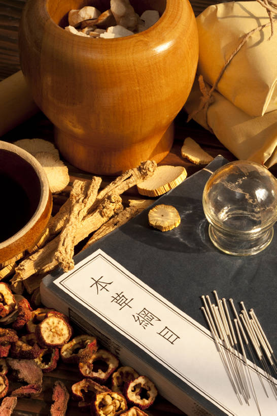 无人,医生,竖图,特写,化妆,美容,技术,静物,北京,中国,亚洲,护肤,药,准备,堆叠,检查,干燥,包裹,材料,瓷器,文字,液体,纸,草药,药草,陶瓷制品,光亮,肉桂,古典,历史,针,传统,古代,药水,医疗用品,碗,医护人员,医疗人员,保养,享受,休闲,健康,汉字,山楂树,放松,保健,摄影,药房,有机食品,多样,技巧,堆,体检,研磨,医疗,准确,草本,中国文化,手艺,医疗器械,针灸,研磨器,选择,干的,营养品,中医,东亚,养颜,针灸针,古远,技能,技艺,针灸师,拔罐,黄连,党参,大夫,书,彩图,全画面,全框架,全帧,影棚拍摄,妙技,SPA美容,木通,全画幅,传统文化,本领,汉医,成分,草果,体格检查,bj175