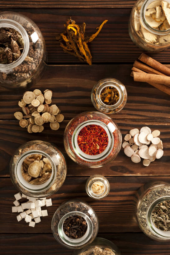 无人,医生,竖图,俯视,化妆,美容,技术,当归,静物,北京,中国,亚洲,许多,护肤,药,准备,堆叠,丰富,干燥,材料,草药,药草,肉桂,很多,芭蕉,书桌,传统,红花,医护人员,医疗人员,保养,享受,休闲,健康,放松,保健,摄影,有机食品,多样,技巧,堆,甘草,医疗,草本,中国文化,手艺,选择,干的,营养品,中医,东亚,广口瓶,桔梗,养颜,夏枯草,技能,技艺,茯苓,黄连,丁香,大夫,彩图,高角度拍摄,白芍,妙技,SPA美容,木通,传统文化,本领,汉医,成分,bj175