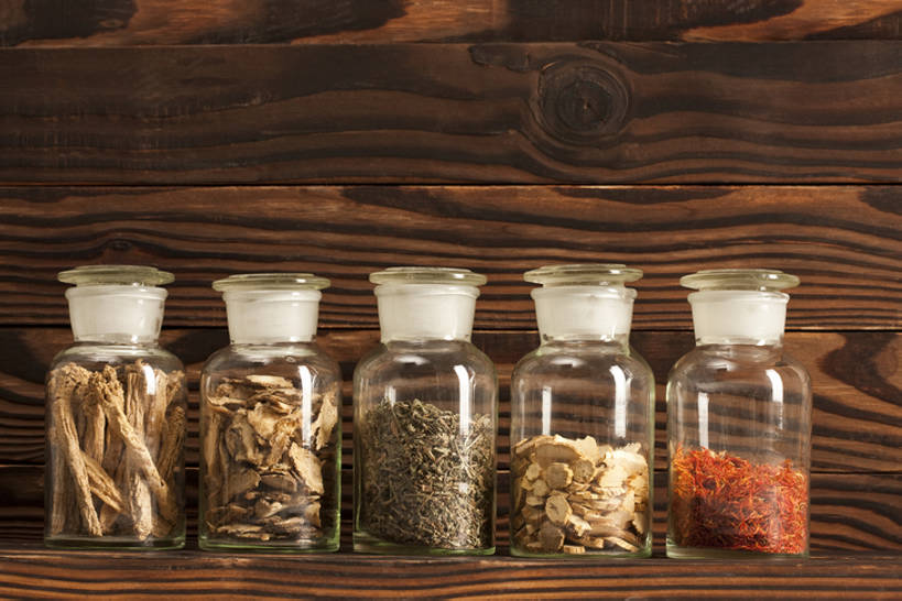 无人,医生,横图,化妆,美容,技术,当归,静物,北京,中国,亚洲,一排,护肤,药,准备,堆叠,丰富,整齐,材料,草药,药草,书桌,传统,排列,容器,红花,医护人员,医疗人员,保养,享受,休闲,健康,放松,保健,摄影,药房,有机食品,多样,技巧,堆,医疗,草本,队列,中国文化,手艺,选择,干的,营养品,中医,东亚,广口瓶,养颜,技能,技艺,党参,丁香,大夫,彩图,白芍,妙技,SPA美容,处方,传统文化,本领,汉医,成分,bj175