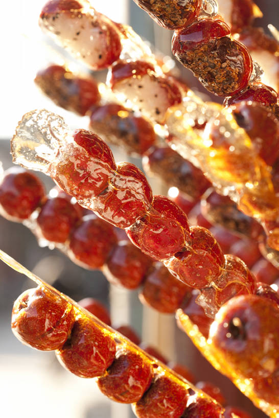 无人,竖图,特写,静物,水果,北京,中国,亚洲,丰富,美味,食品,饮品,串,小吃,饮食,食物,饮料,红色,甜食,诱惑,摄影,有机食品,糖葫芦,风格,简单,可口,中国文化,东亚,糖衣,东亚文化,式样,适口,彩图,传统文化,bj175