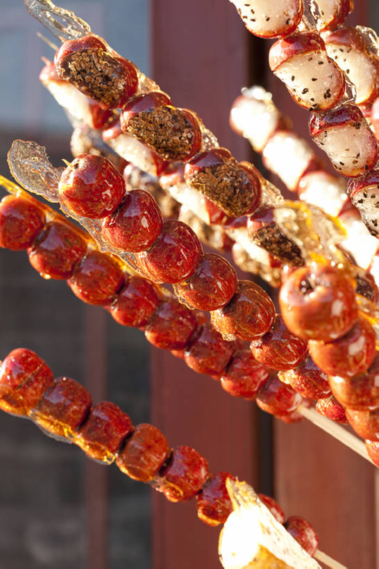 无人,竖图,特写,静物,水果,北京,中国,亚洲,丰富,美味,食品,饮品,串,小吃,饮食,食物,饮料,红色,甜食,诱惑,摄影,有机食品,糖葫芦,风格,简单,可口,中国文化,东亚,糖衣,东亚文化,式样,适口,彩图,传统文化,bj175