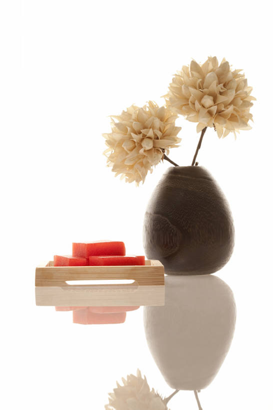 点心,无人,竖图,留白,白色背景,早餐,静物,花瓶,北京,中国,亚洲,堆叠,反射,面粉,美味,食品,饮品,餐盘,小吃,主食,饮食,装饰品,花,食物,饮料,插花,甜食,诱惑,摄影,有机食品,创造力,高雅,风格,简单,膳食,可口,中国文化,山楂糕,东亚,东亚文化,健康食物,式样,适口,想法,彩图,传统文化,bj175