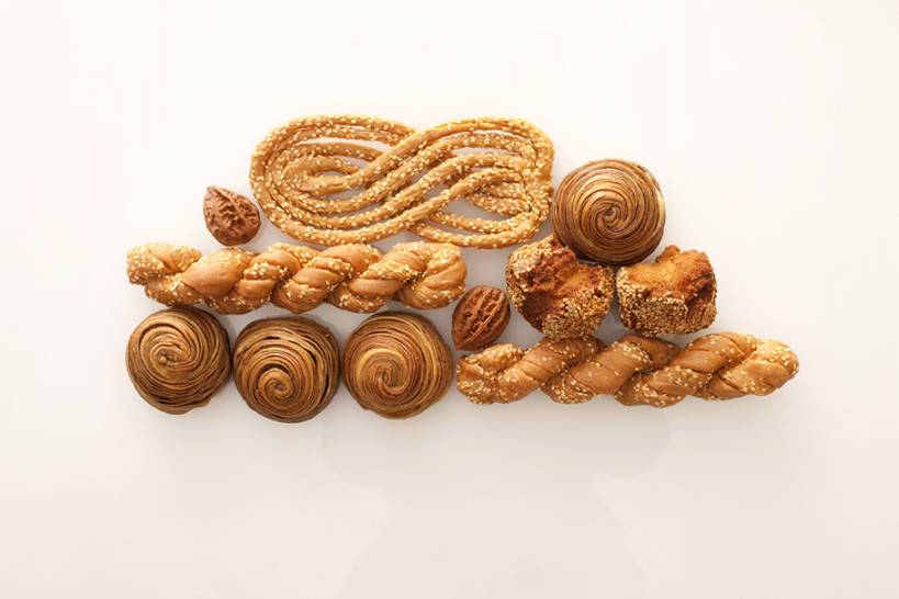 点心,无人,横图,俯视,特写,留白,白色背景,早餐,静物,北京,中国,亚洲,油炸,美味,食品,甜点,甜品,饮品,小吃,饮食,食物,特产,糕点,饮料,排列,甜食,诱惑,摄影,麻花,风格,简单,膳食,可口,中国文化,选择,东亚,东亚文化,胡桃,式样,适口,彩图,高角度拍摄,影棚拍摄,传统文化,撒子,糖螺蛳转,开口笑,bj175