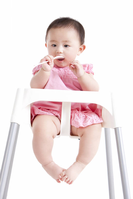 东方人,婴儿,儿童,一个人,坐,吃,竖图,留白,白色背景,正面,裙子,婴儿服装,游戏,满意,幸福,纯洁,安全,餐具,北京,中国,亚洲,仅一个人,小的,塑胶,食品,防护,玩,拿着,休闲装,娱乐,小孩,汤匙,休闲,健康,赤脚,活力,可爱,乐趣,童年,童趣,摄影,活泼,影棚,生长,生活方式,婴儿用品,活动,皮肤,保护,支撑,光滑,享乐,发泄,消遣,智力,摄影棚,宝宝,肖像,保险,婴儿座椅,童真,饥饿,东亚,纯真,烂漫,无邪,发展,宣泄,保全,周全,安稳,安定,柔和,细腻,平滑,婴儿食品,开端,无忧无虑,伶俐,平安,天真,亚洲人,中国人,孩子,玩耍,嬉戏,彩图,全身,影棚拍摄,欢乐,拍摄,幼儿,弱点,饿,bj175