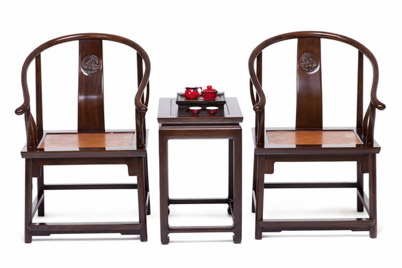 无人,横图,特写,留白,白色背景,正面,复古,家具,桌子,静物,椅子,北京,中国,亚洲,木制,木椅,古典,历史,文化,文物,传统,座位,两个,工艺品,财富,摄影,影棚,古董,红木,珍贵,扶手椅,风格,古物,中国文化,摄影棚,华贵,古典风格,古玩,东亚,茶杯,彩图,影棚拍摄,拍摄,传统文化,上层阶级,明式家具,圈椅,bj175