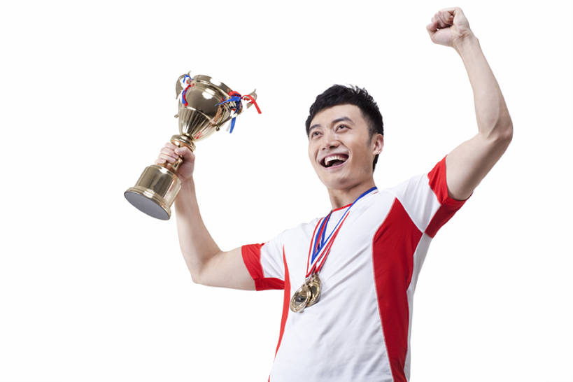 东方人,成年人,一个人,运动员,举,微笑,横图,留白,白色背景,正面,运动服,制服,锻炼,快乐,兴奋,幸福,骄傲,成功,比赛,运动,信心,竞争,北京,中国,亚洲,第一名,仅一个男性,仅一个人,欢呼,标志,数字,文字,字符,竞技运动,娱乐,标识,刺激,仅一个年轻男性,托,职业,休闲,奥运,活力,力量,摄影,阿拉伯数字,影棚,体育运动,摄影棚,决心,奖牌,挑战,东亚,队服,技能,体育,男人,男性,年轻男性,亚洲人,中国人,年轻人,体育运动员,运动选手,举起,举手,举着,向上举,向上伸,向上托,张开手臂,半身,彩图,影棚拍摄,健身,欢乐,拍摄,奖杯,紧身连衣裤,bj175