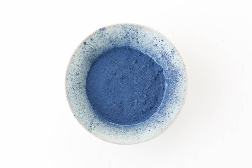 无人,横图,俯视,特写,留白,白色背景,化妆,美容,静物,北京,中国,亚洲,护肤,准备,堆叠,材料,瓷器,涂抹,蓝色,自然,碗,保养,享受,休闲,健康,放松,保健,摄影,有机食品,影棚,研磨,简单,化妆用品,草本,摄影棚,东亚,养颜,替代疗法,美化,彩图,高角度拍摄,影棚拍摄,拍摄,SPA美容,青黛,成分,bj175