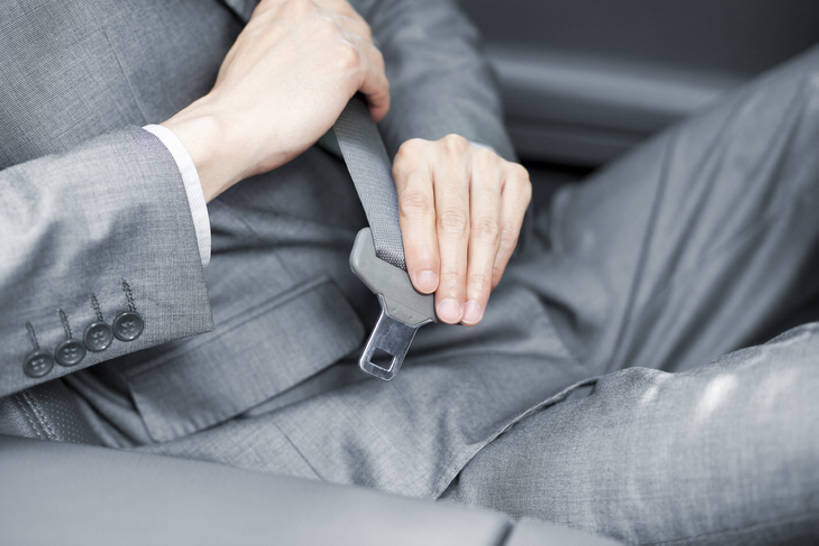 东方人,成年人,一个人,商务人士,司机,商务男性,横图,白天,侧面,衬衫,安全,汽车,北京,亚洲,仅一个男性,仅一个人,乘客,套装,正装,机动车,车,仅一个年轻男性,安全带,交通工具,轿车,摄影,保护,部分,扣,载具,商务装,驾驶室,工薪阶层,东亚,男人,男性,年轻男性,亚洲人,中国人,年轻人,白领,上班族,彩图,衬衣,bj175