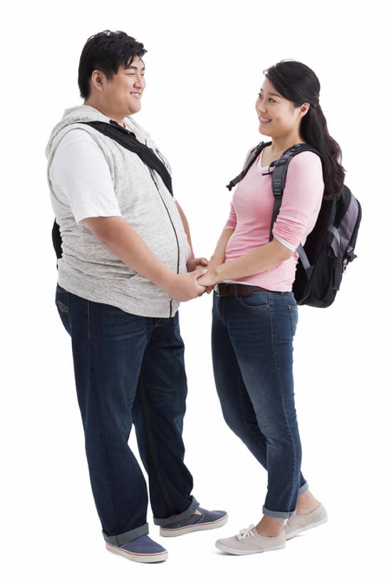 东方人,成年人,两个人,学生,笑,微笑,露齿笑,竖图,留白,抠图,白色背景,侧面,爱情,快乐,幸福,纯洁,北京,中国,情人节,亚洲,书包,教育,浪漫,休闲装,背包,站着,温暖,温馨,面对面,恩爱,活力,可爱,亲密,童年,童趣,约会,恋人,摄影,生活方式,和睦,童真,东亚,烂漫,无邪,背包客,陪同,陪伴,天真,男人,男性,年轻男性,年轻女性,女人,女性,亚洲人,中国人,年轻人,情侣,大学生,手牵手,彩图,全身,影棚拍摄,爱,欢乐,伴侣,融洽,成人教育,伴随,bj175