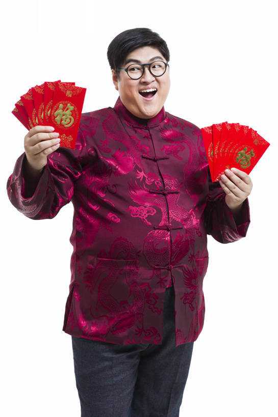 东方人,成年人,一个人,笑,微笑,露齿笑,竖图,留白,抠图,白色背景,正面,快乐,幸福,运气,北京,中国,春节,亚洲,仅一个男性,仅一个人,许多,握,风俗,节日,欢呼,丰富,庆祝,很多,传统,仅一个年轻男性,红色,站着,张嘴,脂肪,活力,精神,扇形,握着,财富,摄影,红包,享乐,仪式,中国文化,出示,典礼,张大嘴巴,东亚,元旦,制度,男人,男性,年轻男性,亚洲人,中国人,年轻人,张开嘴,彩图,影棚拍摄,传统服装,欢乐,拜年,给予,唐装,传统文化,传统节日,bj175