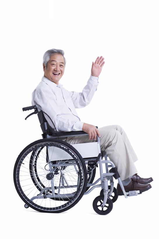 东方人,成年人,老年人,头发,一个人,病人,笑,微笑,露齿笑,竖图,留白,抠图,白色背景,侧面,快乐,幸福,北京,中国,亚洲,仅一个男性,仅一个人,挥手,注视,休闲装,白色,轮椅,医疗用品,观察,看,仅一个老年男性,保养,保健,摄影,生活方式,观看,察看,疾病,享乐,脆弱,关注,问候,肖像,医疗器械,残疾,医疗工具,东亚,瘫痪,恢复,老年男性,男人,男性,亚洲人,中国人,坐着,彩图,全身,影棚拍摄,欢乐,bj175