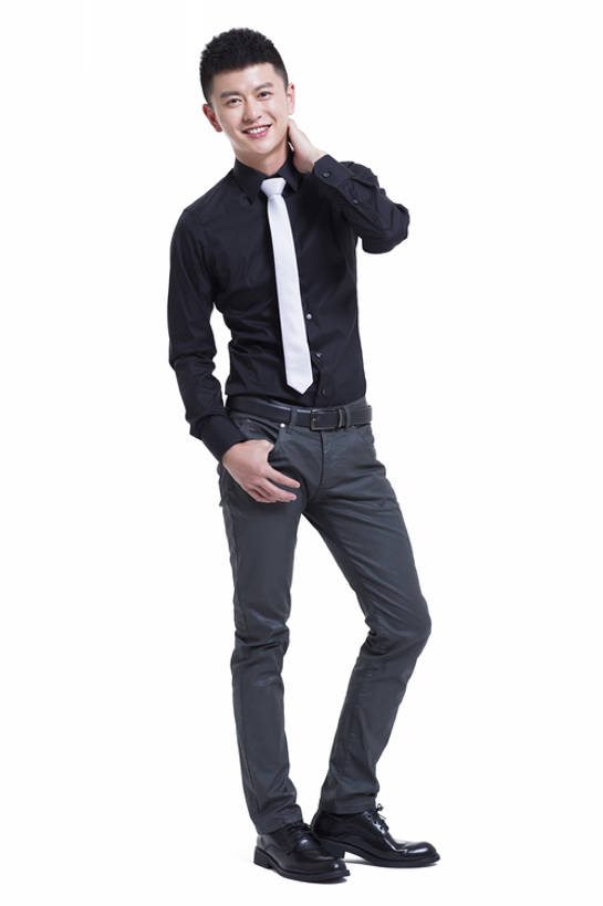 东方人,成年人,一个人,笑,微笑,露齿笑,竖图,留白,抠图,白色背景,正面,衬衫,时尚,快乐,幸福,北京,中国,亚洲,仅一个男性,仅一个人,领带,注视,现代,仅一个年轻男性,黑色,观察,看,站着,活力,乐趣,摄影,观看,察看,酷,享乐,关注,肖像,东亚,男人,男性,年轻男性,亚洲人,中国人,年轻人,彩图,全身,影棚拍摄,欢乐,韩版,bj175