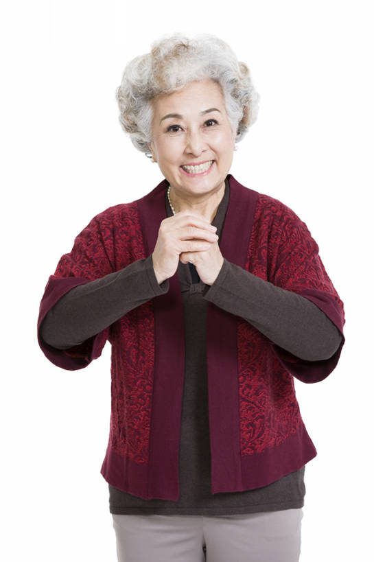 东方人,成年人,老年人,一个人,笑,微笑,露齿笑,竖图,白色背景,正面,快乐,兴奋,幸福,北京,中国,春节,亚洲,仅一个女性,仅一个人,风俗,节日,庆祝,祝福,注视,休闲装,传统,刺激,观察,看,站着,精神,摄影,仅一个老年女性,观看,察看,退休,仪式,关注,中国文化,问候,典礼,东亚,作揖,元旦,制度,老年女性,女人,女性,亚洲人,中国人,半身,彩图,影棚拍摄,拜年,传统文化,人老心不老,传统节日,bj175