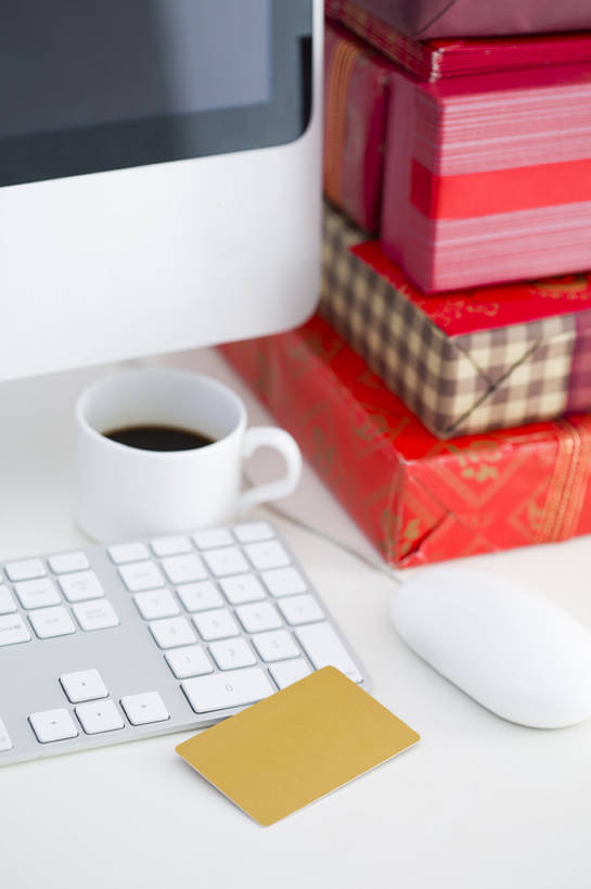 咖啡,无人,竖图,室内,购物,商务,信用卡,消费,鼠标,互联网,技术,桌子,静物,杯子,礼物,北京,中国,春节,新年,亚洲,堆叠,风俗,节日,丰富,庆祝,咖啡杯,现代,传统,盒子,饮料,精神,财富,金融,摄影,生活方式,网上购物,便利,仪式,购买,中国文化,金卡,网上冲浪,典礼,网购,选购,贸易,东亚,热饮,血拼,无线电技术,制度,计算机,电子商务,彩图,传统文化,法定假日,传统节日,象征主义,bj175