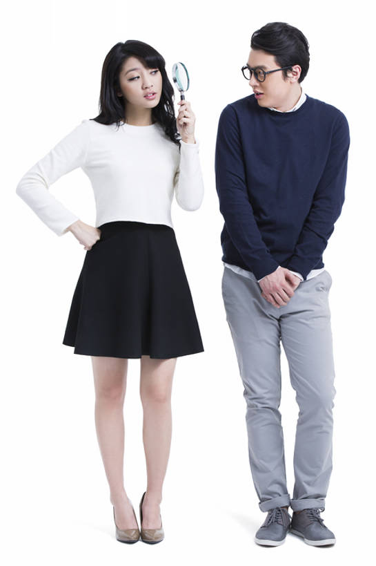 东方人,成年人,两个人,笑,微笑,露齿笑,竖图,留白,抠图,白色背景,正面,爱情,时尚,快乐,幸福,纯洁,北京,中国,亚洲,生气,放大镜,浪漫,美丽,休闲装,站着,温暖,温馨,表情,面对面,调情,恩爱,活力,可爱,亲密,童年,童趣,恋人,摄影,放大,幽默,和睦,童真,东亚,烂漫,无邪,陪同,陪伴,天真,男人,男性,年轻男性,年轻女性,女人,女性,亚洲人,中国人,年轻人,情侣,彩图,全身,影棚拍摄,欢乐,伴侣,融洽,美人,伴随,bj175