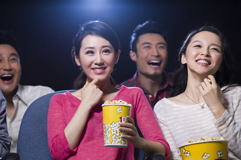 东方人,成年人,中年人,四个人,笑,微笑,露齿笑,横图,室内,正面,快乐,兴奋,友谊,幸福,消费,仪器,电影院,椅子,北京,中国,亚洲,投影仪,食品,休闲装,娱乐,设备,饮食,顾客,刺激,座位,张嘴,休闲,表情,爆米花,放松,夸张,乐趣,亲密,摄影,生活方式,观看,享乐,投影机,张大嘴巴,东亚,陪同,陪伴,男人,男性,年轻男性,年轻女性,女人,女性,亚洲人,中国人,年轻人,张开嘴,休闲活动,仰头,坐着,半身,彩图,欢乐,电影,闺密,伴随,bj175