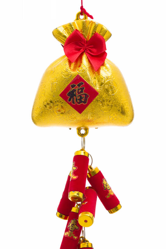 无人,竖图,特写,留白,抠图,白色背景,运气,静物,鞭炮,北京,中国,春节,新年,亚洲,吊挂,悬挂,风俗,节日,庆祝,装饰,鲜艳,古典,挂,传统,红色,焰火,福字,汉字,精神,财富,摄影,钱袋,仪式,中国文化,典礼,古典风格,东亚,制度,彩图,影棚拍摄,金子,传统文化,传统节日,象征主义,bj175