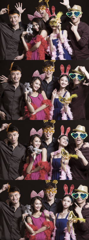 东方人,成年人,中年人,笑,微笑,露齿笑,竖图,正面,奢侈,时尚,夜生活,快乐,兴奋,友谊,幸福,热情,重复,数码,科技,帽子,北京,中国,狂欢节,亚洲,五个人,阴影,黑色背景,欢呼,庆祝,网络,面具,眼镜,高光,几何,计算机图形,豪华,合成,注视,休闲装,数码合成,晚会,现代,刺激,发饰,太阳镜,观察,看,站着,表情,鬼脸,撅嘴,个性,活力,夸张,乐趣,俱乐部,摄影,巨大,庞大,生活方式,多样,道具,观看,幽默,华丽,电脑合成图,数码合成图,察看,合成图,关注,反差,东亚,陪同,化妆舞会,富丽,华美,宏大,硕大,伟大,陪伴,化妆面具,无忧无虑,男人,男性,年轻男性,年轻女性,女人,女性,中年男性,亚洲人,中国人,年轻人,半身,彩图,复合图片,影棚拍摄,装扮,欢乐,华侈,奢华,摆拍,伴随,bj175