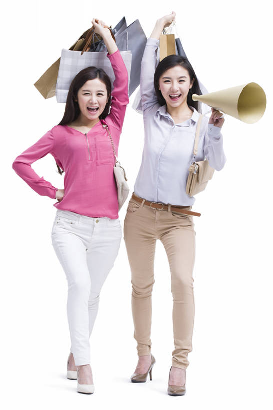 东方人,成年人,两个人,举,笑,微笑,露齿笑,竖图,留白,抠图,白色背景,正面,高跟鞋,衬衫,购物,时尚,快乐,兴奋,友谊,幸福,纯洁,热情,消费,北京,中国,亚洲,握,欢呼,丰富,购物袋,挎包,美丽,大喊,注视,休闲装,喇叭,现代,手叉腰,刺激,观察,看,托,站着,张嘴,活力,可爱,乐趣,零售,亲密,童年,童趣,握着,金融,摄影,生活方式,观看,出售,察看,享乐,关注,扩音器,肖像,选购,张大嘴巴,贸易,童真,东亚,烂漫,无邪,陪同,血拼,陪伴,天真,年轻女性,女人,女性,亚洲人,中国人,年轻人,张开嘴,休闲活动,举起,举手,举着,向上举,向上伸,向上托,彩图,全身,影棚拍摄,欢乐,美人,闺密,韩版,好消息,伴随,市场营销,bj175