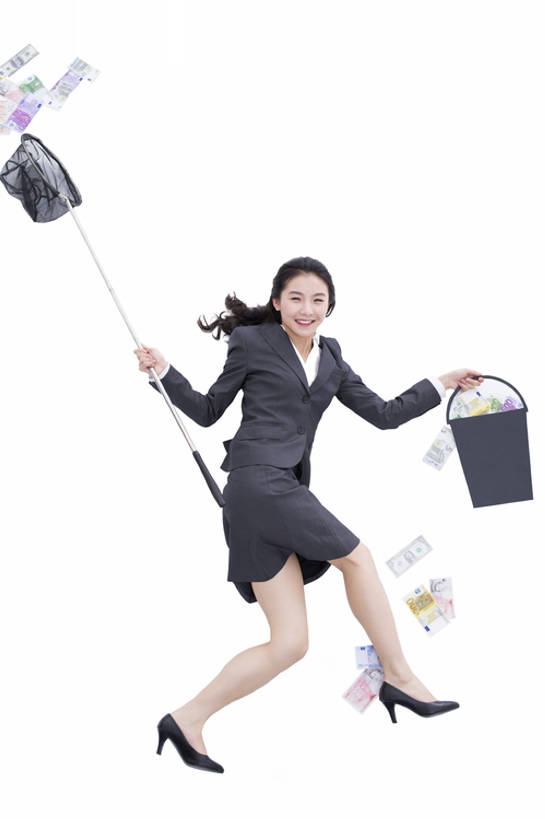 东方人,成年人,一个人,商务人士,商务女性,跑,笑,微笑,露齿笑,竖图,俯视,留白,抠图,白色背景,西装,商务,快乐,兴奋,幸福,赚钱,北京,中国,亚洲,仅一个年轻女性,仅一个女性,仅一个人,握,追赶,套装,正装,桶,半空,玩,注视,刺激,观察,看,蝴蝶网,握着,财富,金融,投资,摄影,生活方式,收获,观看,幽默,察看,关注,想象,东亚,套索,一套,货币,年轻女性,女人,女性,亚洲人,中国人,年轻人,彩图,全身,影棚拍摄,欢乐,bj175