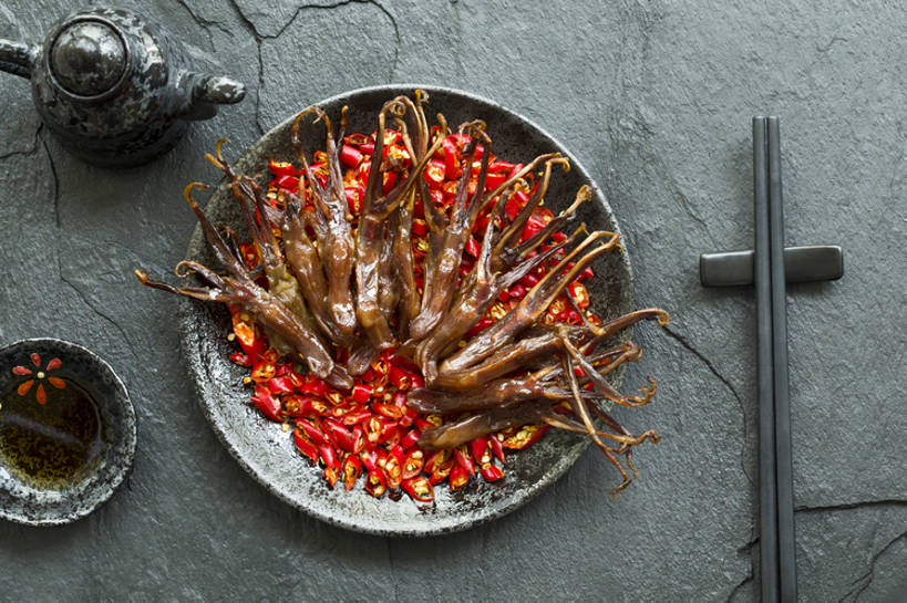 无人,横图,俯视,特写,吃饭,晚餐,午餐,茶,筷子,静物,餐具,北京,中国,亚洲,鸭子,壶,肉,熟食,香料,美味,食品,饮品,传统,鸭肉,剁椒,肉类,饮食,餐饮,食物,饮料,盘子,茶壶,中国菜,摄影,中国茶,筷子架,膳食,可口,清新,中国文化,腌肉,肉食,肉制品,东亚,鸭舌,主菜,腌制食品,开胃酱,适口,四川菜,茶杯,红辣椒,彩图,传统文化,bj175