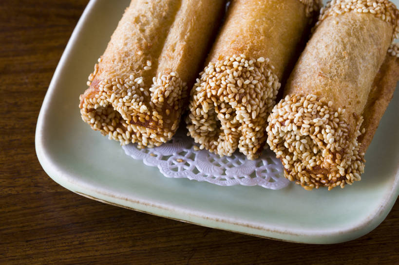 点心,无人,横图,特写,早餐,静物,餐具,北京,中国,亚洲,熟食,油炸,芝麻,美味,食品,饮品,餐盘,传统,小吃,饮食,餐饮,食物,饮料,盘子,中国菜,摄影,膳食,可口,清新,中国文化,东亚,适口,彩图,传统文化,芋泥卷,bj175