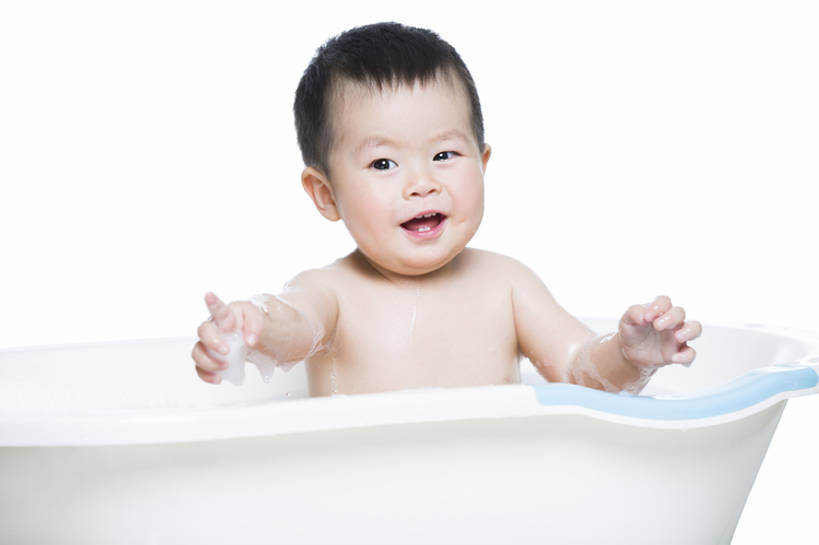 东方人,婴儿,儿童,脸,头,脸颊,裸体,一个人,笑,微笑,露齿笑,横图,留白,抠图,白色背景,正面,洗澡,快乐,幸福,纯洁,北京,中国,亚洲,仅一个人,湿,肥皂泡,玩,干净,现代,肩膀,小孩,泡泡,清洁,张嘴,享受,健康,浴盆,放松,活力,可爱,乐趣,童年,童趣,无辜,保健,泡泡浴,摄影,活泼,生长,生活方式,婴儿用品,卫生,指着,享乐,关爱,宝宝,张大嘴巴,童真,东亚,纯真,烂漫,无邪,纯净,柔和,泡汤,无忧无虑,伶俐,天真,亚洲人,中国人,孩子,头部,脸部,脸蛋,面部,张开嘴,清洗,洗涤,张开手臂,坐着,彩图,影棚拍摄,沐浴,欢乐,婴儿浴盆,bj175