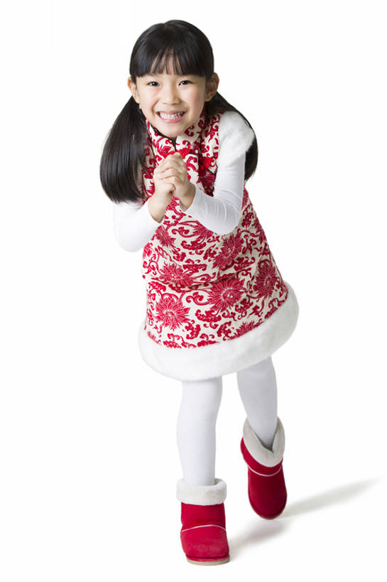 东方人,儿童,一个人,站,握手,笑,微笑,露齿笑,竖图,留白,抠图,白色背景,正面,快乐,自由,幸福,纯洁,运气,北京,中国,春节,新年,亚洲,仅一个女性,仅一个人,旗袍,风俗,节日,庆祝,冬天,半空,抬腿,注视,休闲装,靴子,传统,小孩,红色,观察,看,手势,站着,仅一个小孩,活力,精神,可爱,童年,童趣,无辜,摄影,生长,观看,张开双腿,单腿,察看,享乐,仪式,关注,中国文化,祝贺,问候,肖像,典礼,童真,东亚,烂漫,无邪,东亚文化,作揖,纯净,制度,展开双腿,无忧无虑,天真,男孩,男人,男性,女孩,女人,女性,亚洲人,中国人,孩子,搀手,拉手,手拉手,手握手,站立,彩图,全身,影棚拍摄,传统服装,装扮,欢乐,拜年,男生,女生,打手势,伸展双腿,传统文化,摆拍,传统节日,bj175