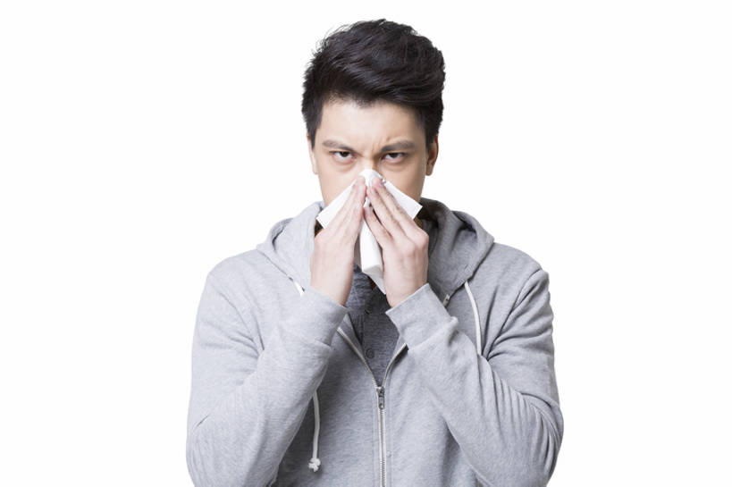 东方人,成年人,鼻子,一个人,捏,横图,抠图,白色背景,正面,北京,中国,亚洲,仅一个男性,仅一个人,擦,握,捏着,注视,休闲装,仅一个年轻男性,纸巾,观察,看,站着,皱眉,握着,摄影,观看,察看,感冒,疾病,关注,痛苦,恶心,东亚,虚弱,男人,男性,年轻男性,亚洲人,中国人,年轻人,鼻,鼻孔,半身,彩图,影棚拍摄,打喷嚏,感冒病毒,bj175