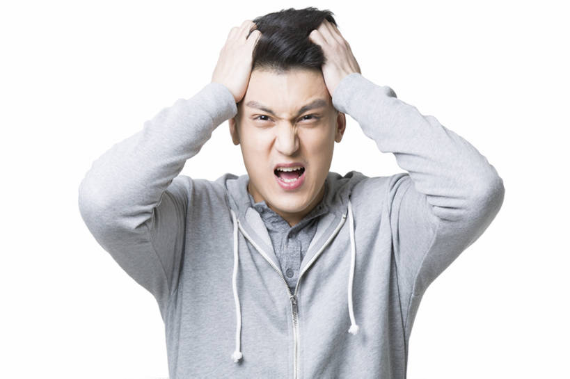 东方人,成年人,一个人,摸,横图,抠图,白色背景,正面,失败,北京,中国,亚洲,仅一个男性,仅一个人,抚摸,沮丧,生气,大喊,注视,休闲装,现代,仅一个年轻男性,观察,看,站着,张嘴,表情,皱眉,压力,愤怒,摄影,观看,尖叫,悲伤,察看,伤心,绝望,难过,忧虑,关注,消极,扮鬼脸,问题,情绪,张大嘴巴,东亚,挫败,悲哀,哀痛,悲戚,悲痛,男人,男性,年轻男性,亚洲人,中国人,年轻人,张开嘴,触摸,接触,半身,彩图,影棚拍摄,bj175