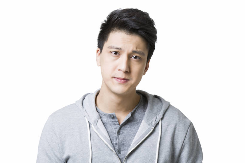 东方人,成年人,脸,头,脸颊,一个人,横图,抠图,白色背景,正面,北京,中国,亚洲,仅一个男性,仅一个人,沮丧,生气,注视,休闲装,肩膀,仅一个年轻男性,观察,看,站着,表情,压力,愤怒,摄影,观看,恼怒,悲伤,察看,愤慨,伤心,难过,怒气,气愤,忧虑,发怒,关注,怒火,消极,肖像,情绪,脾气,东亚,忿怒,怨恨,强烈,挫败,悲哀,哀痛,悲戚,悲痛,气忿,愤恨,肝火,激动,男人,男性,年轻男性,亚洲人,中国人,年轻人,头部,脸部,脸蛋,面部,彩图,影棚拍摄,闷闷不乐,bj175