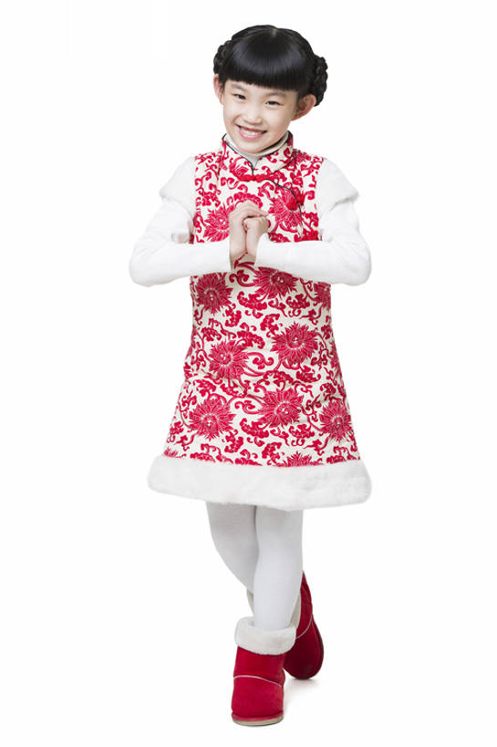 东方人,儿童,一个人,站,坐,握手,笑,盘腿,微笑,露齿笑,竖图,留白,抠图,白色背景,正面,快乐,幸福,纯洁,北京,中国,春节,亚洲,仅一个女性,仅一个人,旗袍,风俗,节日,庆祝,冬天,古典,祝福,注视,休闲装,靴子,传统,小孩,红色,观察,看,站着,仅一个小孩,精神,可爱,童年,童趣,摄影,生长,生活方式,观看,察看,享乐,仪式,关注,中国文化,问候,典礼,古典风格,童真,东亚,烂漫,无邪,作揖,元旦,制度,无忧无虑,天真,男孩,男人,男性,女孩,女人,女性,亚洲人,中国人,孩子,搀手,拉手,盘腿而坐,盘膝,盘着腿的,盘着腿坐,手拉手,手握手,双腿交叉,站立,坐着,彩图,全身,影棚拍摄,传统服装,欢乐,拜年,唐装,男生,女生,传统文化,传统节日,bj175