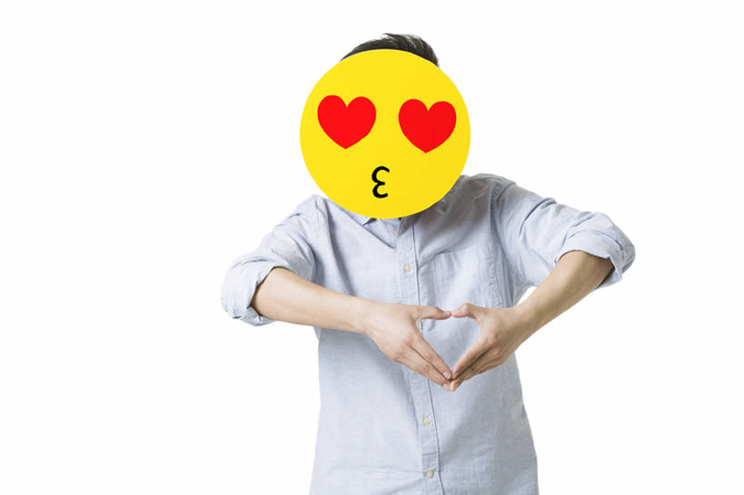 东方人,成年人,脸,头,眼睛,脸颊,一个人,横图,留白,抠图,白色背景,正面,快乐,幸福,纯洁,互联网,北京,中国,亚洲,仅一个男性,仅一个人,覆盖,圆形,标志,符号,面具,文字,记事本,浪漫,注视,休闲装,标识,现代,仅一个年轻男性,红色,本子,笔记本,观察,看,手势,站着,概念,表情,撅嘴,卡通,调情,可爱,童年,童趣,摄影,生活方式,观看,幽默,察看,创造力,隐藏,享乐,关注,标点,情绪,童真,东亚,烂漫,无邪,天真,男人,男性,年轻男性,亚洲人,中国人,年轻人,心,心型,头部,脸部,脸蛋,面部,亲吻,半身,彩图,影棚拍摄,爱,欢乐,文字表情,颜表情,颜文字,打手势,拟人,表情符号,bj175