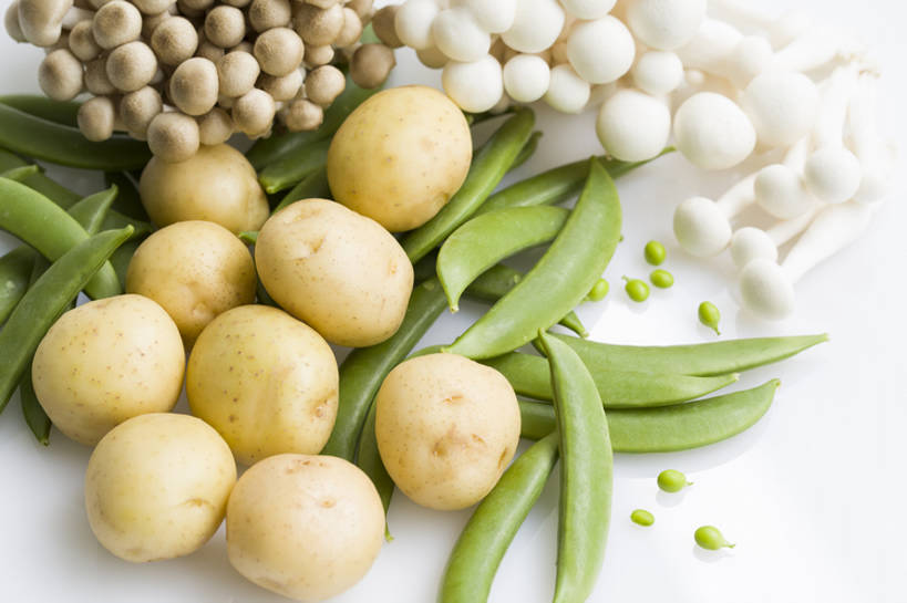 无人,横图,特写,留白,抠图,白色背景,植物,蔬菜,静物,北京,中国,亚洲,许多,准备,堆叠,丰富,材料,豆类,豆子,蘑菇,豌豆,生食,美味,食品,饮品,很多,营养,荷兰豆,饮食,食物,饮料,黄色,绿色,白色,健康,素食,食用菌,摄影,有机食品,真菌,可口,清新,雪豆,东亚,豆科,健康食物,姬菇,寒豆,毕豆,麻累,国豆,小寒豆,麦豌豆,适口,蟹味菇,马铃薯,彩图,影棚拍摄,白玉菇,bj175