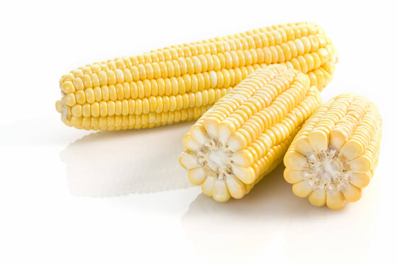 无人,横图,特写,留白,抠图,白色背景,农作物,玉米,蔬菜,静物,北京,中国,亚洲,准备,反射,材料,生食,美味,食品,饮品,营养,饮食,餐饮,食物,饮料,黄色,切,健康,素食,摄影,有机食品,维生素,膳食,可口,清新,横截面,玉米棒,东亚,健康食物,适口,去皮,彩图,影棚拍摄,甜玉米,bj175